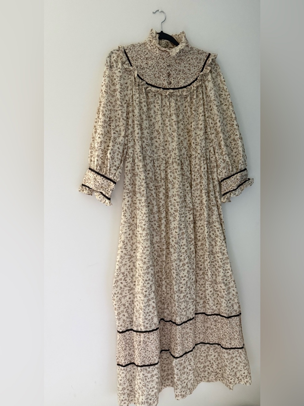 Vintage Cottagecore Floral Prairie Maxi Dress - Picture 3 of 13